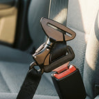 Attache ceinture de voiture pour harnais de chien, aluminium, gros plan